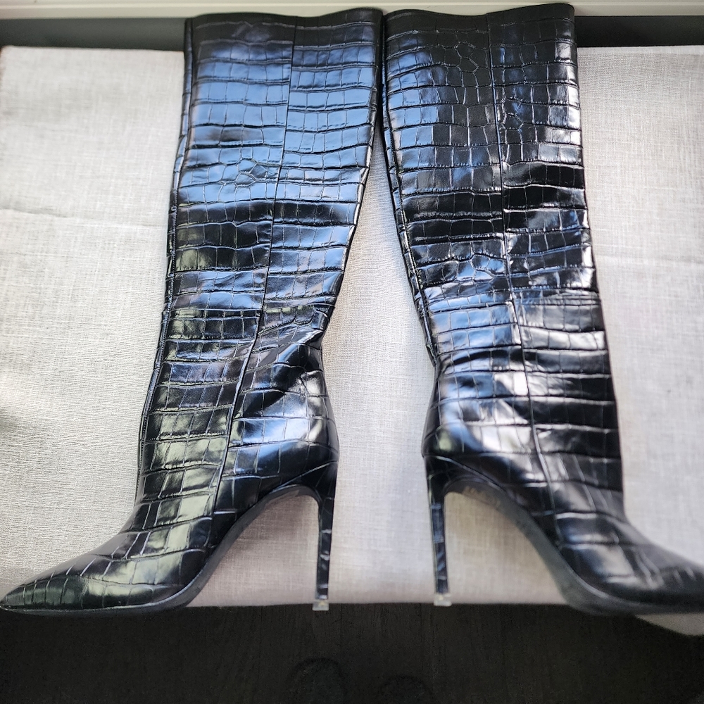 NWOT Black Suede Studio Taylor Boots - Picture 8 of 16